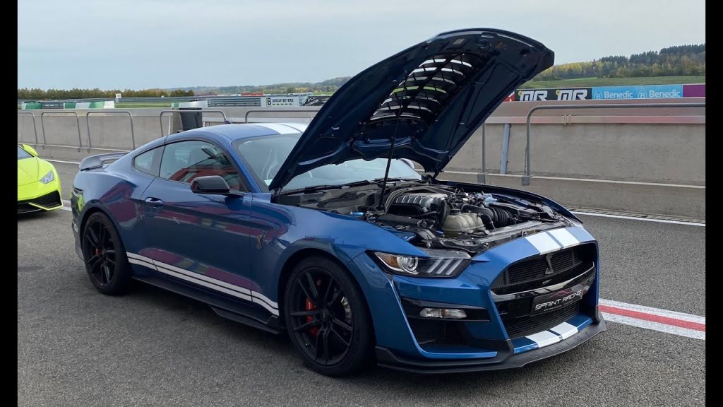 Youtube: Je pilote une Ford Mustang Shelby GT500 de 760ch sur le circuit de Mettet en Belgique pour 3 tours!(circuit montlhery stage pilotage)