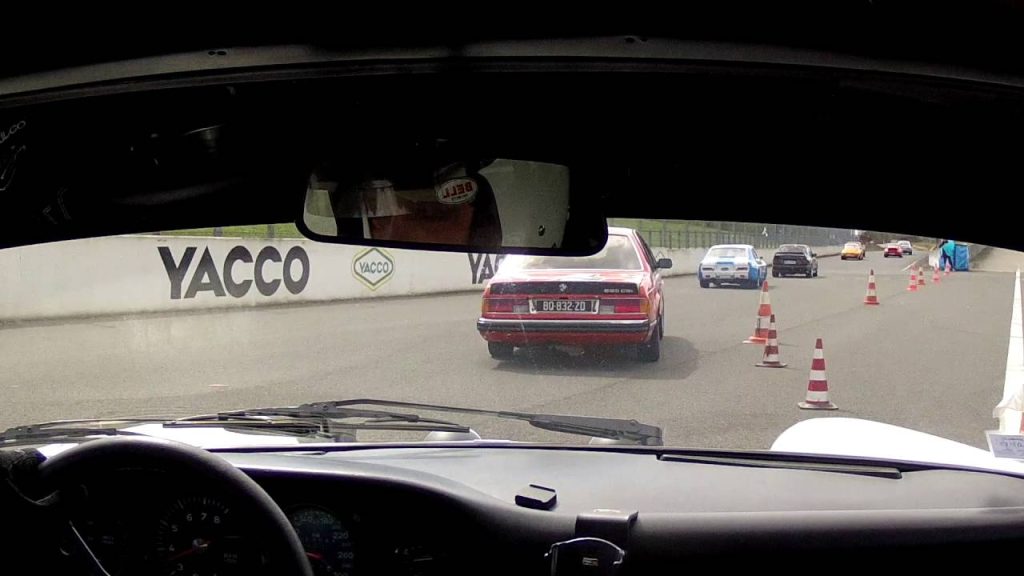 Youtube: Montlhéry – Roulage du 17 avril 2016(circuit montlhery stage pilotage)