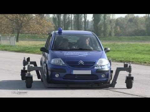 Youtube: Police : Stages de conduite en situation d’urgence (Essonne)(circuit montlhery stage pilotage)