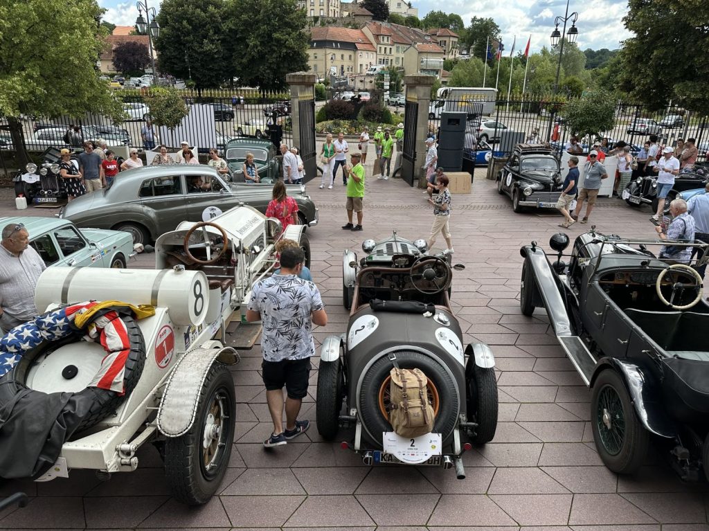 Hombourg-Haut : Des voitures d’antan et hors du commun sur le rallye »Oldtimer Genuss Tour » (Veille dans la presse.)
