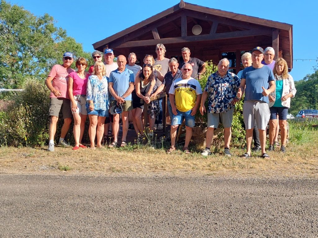 Haut-Doubs. Un convoi de voitures anciennes, de Pontarlier à Lentillac-du-Causse – Doubs : toute l’info locale