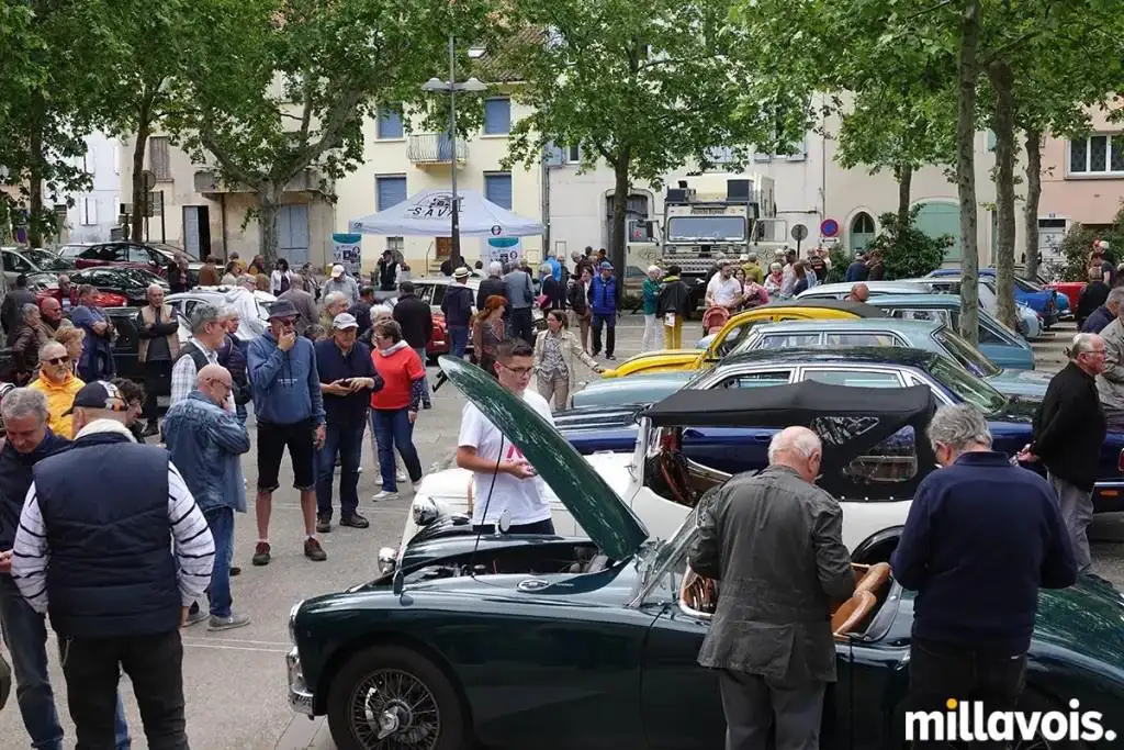 Millau. Avec les voitures anciennes de SAVA, un salon d’exposition multimarques à ciel ouvert (Selon la presse.)