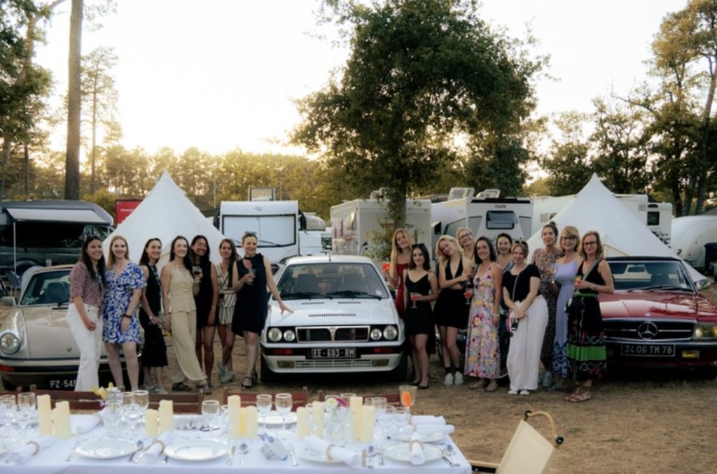 des femmes passionnées réunies au sein du Women’s Motor Club