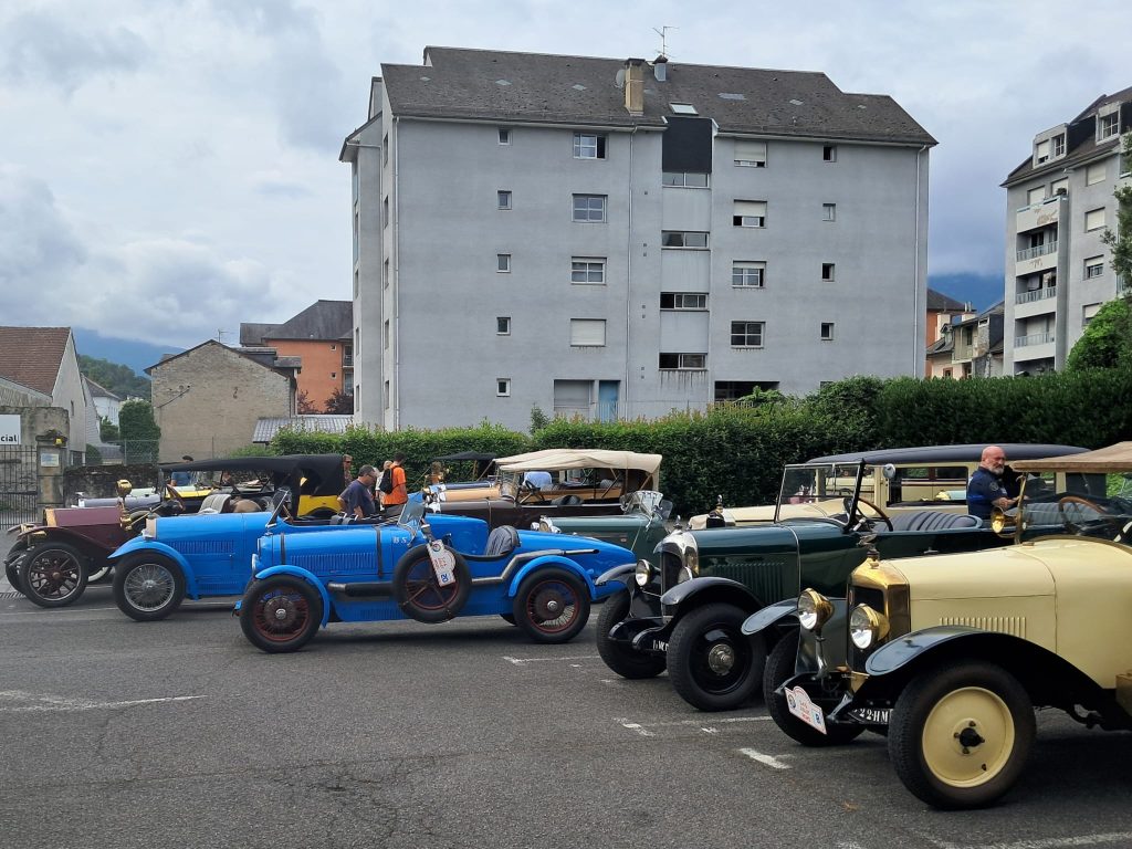 « on a regardé dans le rétro » avec l’expo de voitures anciennes – LOURDES-ACTU (information médias)