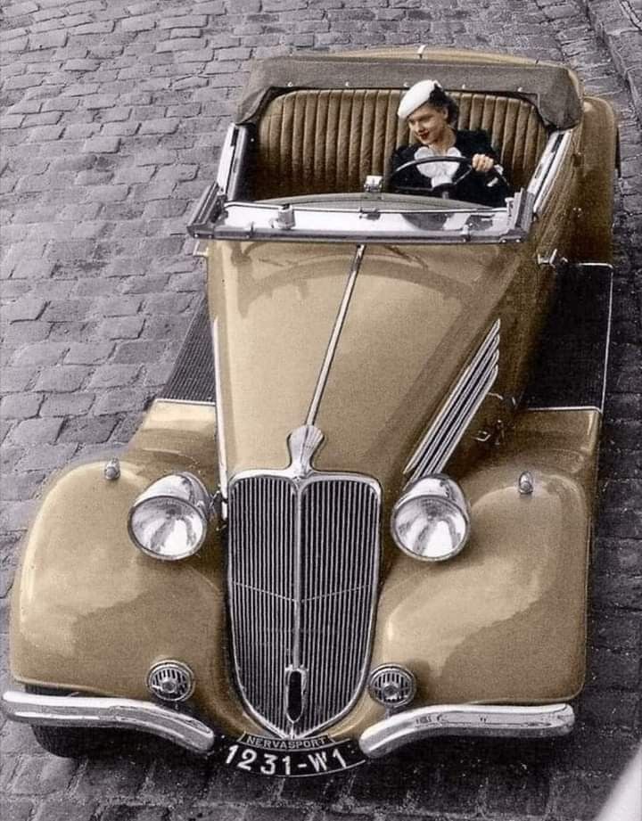 1930’s car (Pinterest)