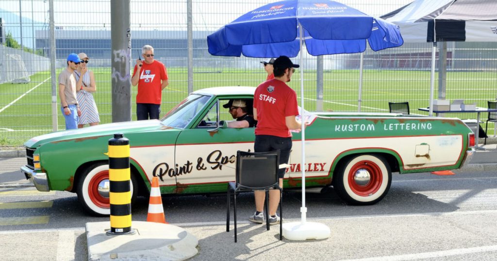 Information: REVUE AUTOMOBILE
