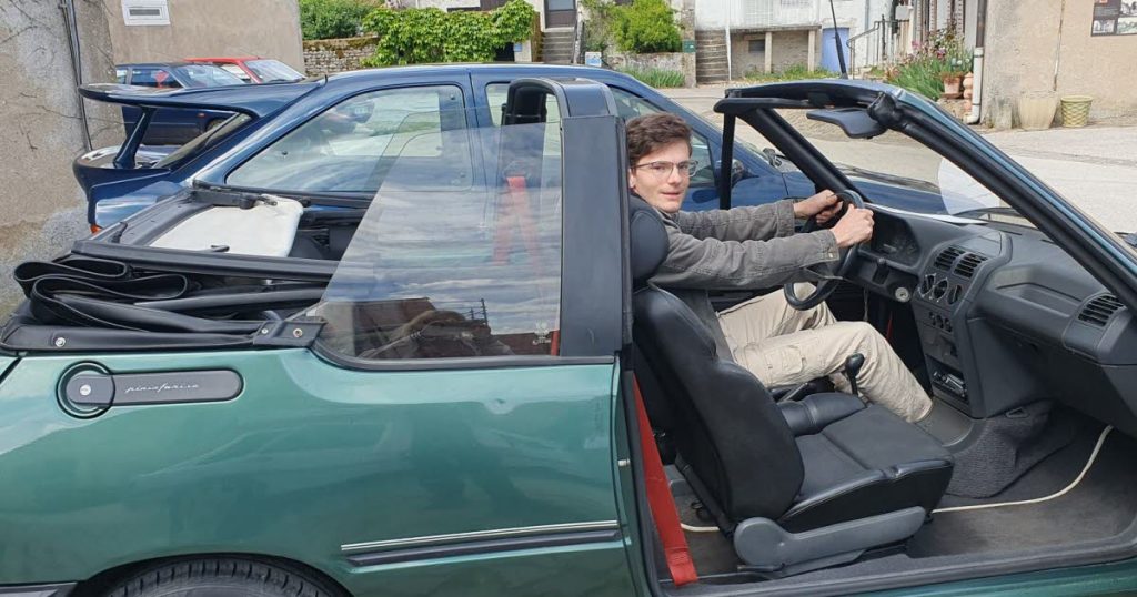 Mont-Saint-Vincent. Lilian, 19 ans, refait entièrement sa 205 décapotable avec AVA Bourgogne