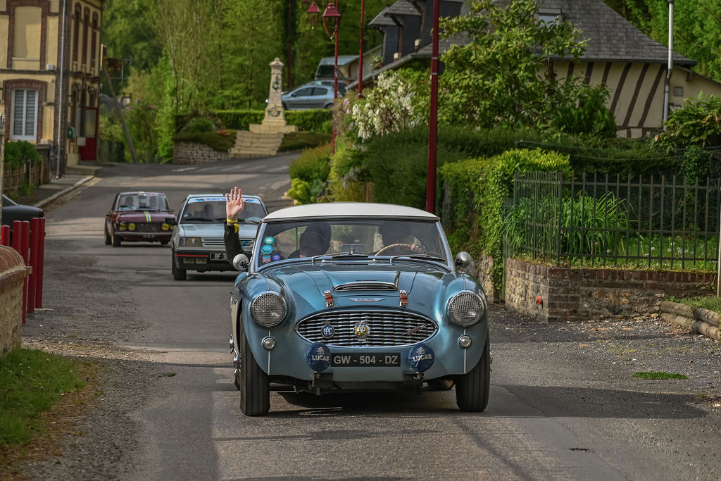 Rallye Deauville Classic des sourires derrière le volant (Vu dans la presse.)