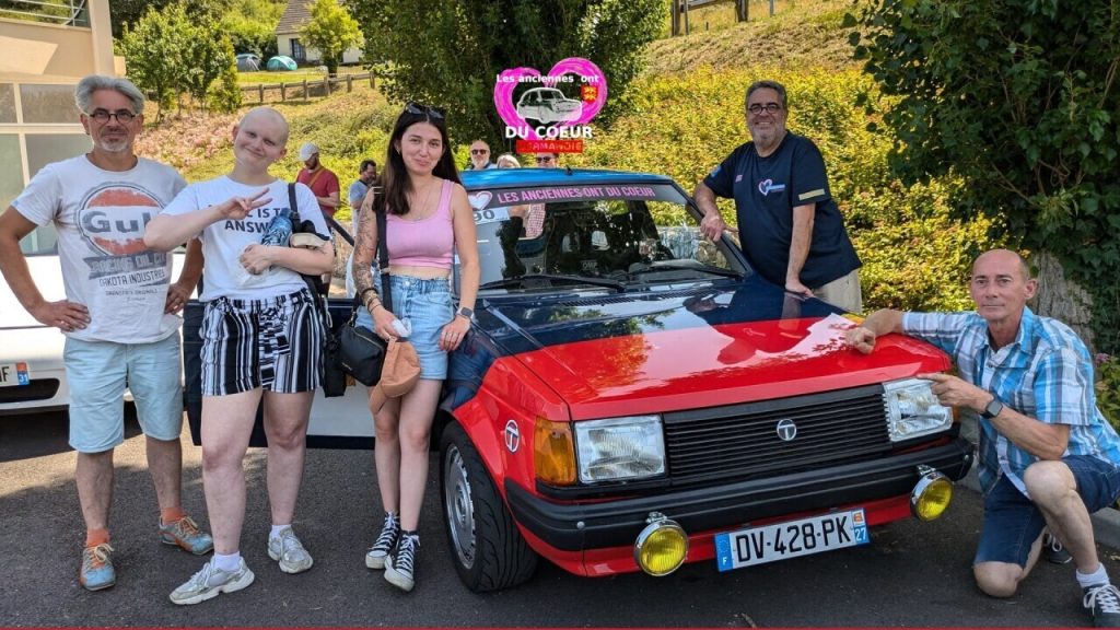 cette association propose des baptêmes en voiture ancienne à des personnes malades ou handicapées (A lire dans la presse.)