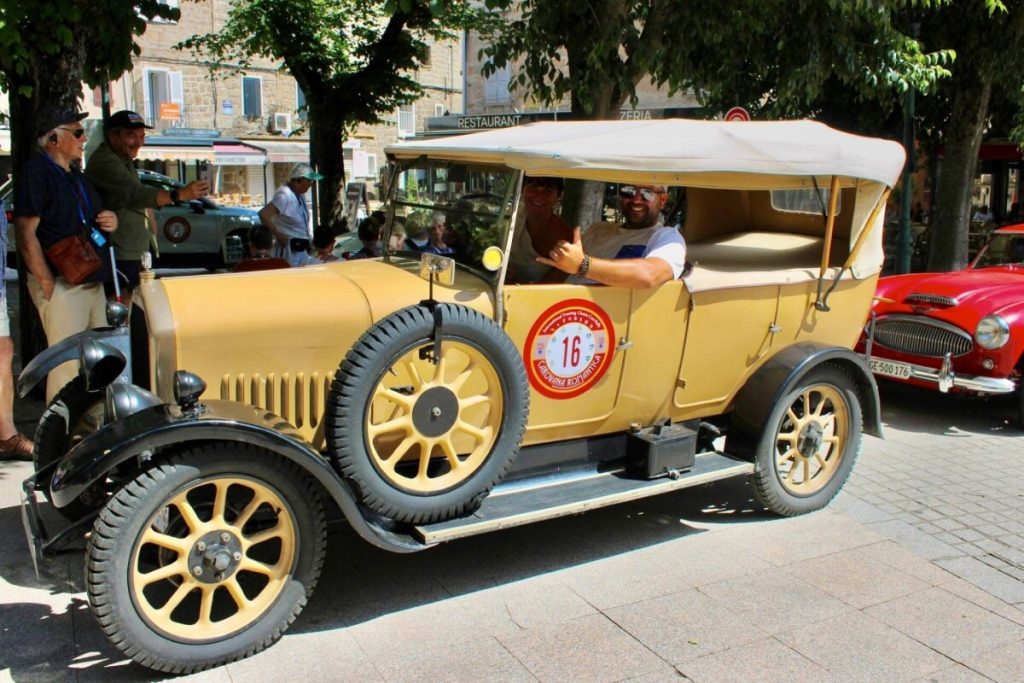 les plus belles voitures anciennes entre Corse et Sardaigne (information presse)