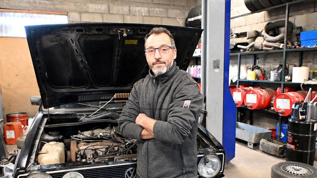 Info: Passionné de vieilles mécaniques, il redonne vie à des épaves : à Estillac, Stéphane Planques fait renaître les voitures d’un autre temps