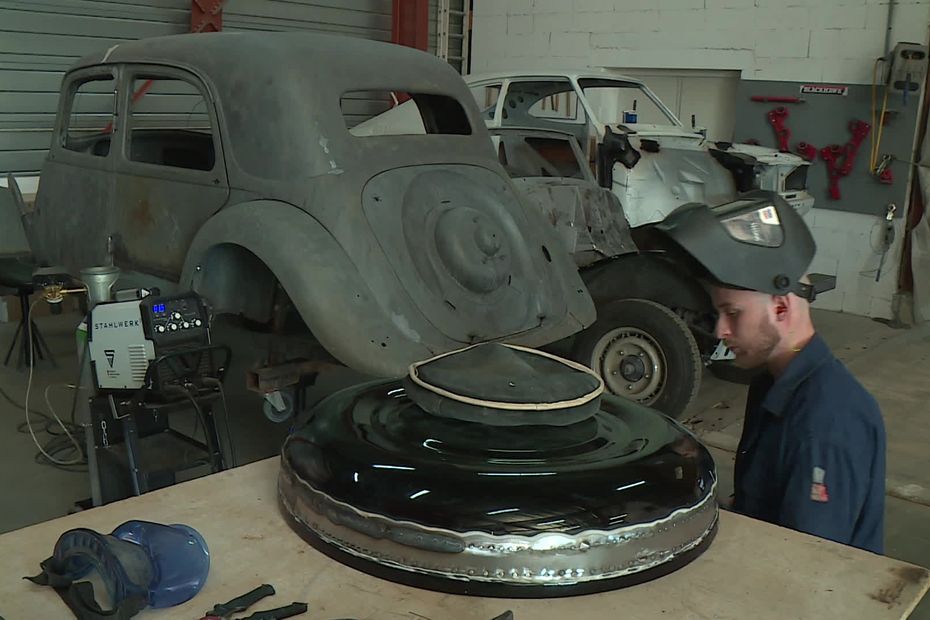 « On a le temps de faire les choses bien », des apprentis formés à la rénovation de voitures anciennes, une qualification qui séduit les jeunes