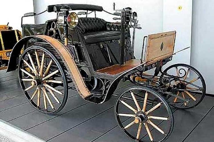 Pinterest Histoire des voitures de collection et des documents anciens sur les automobiles.