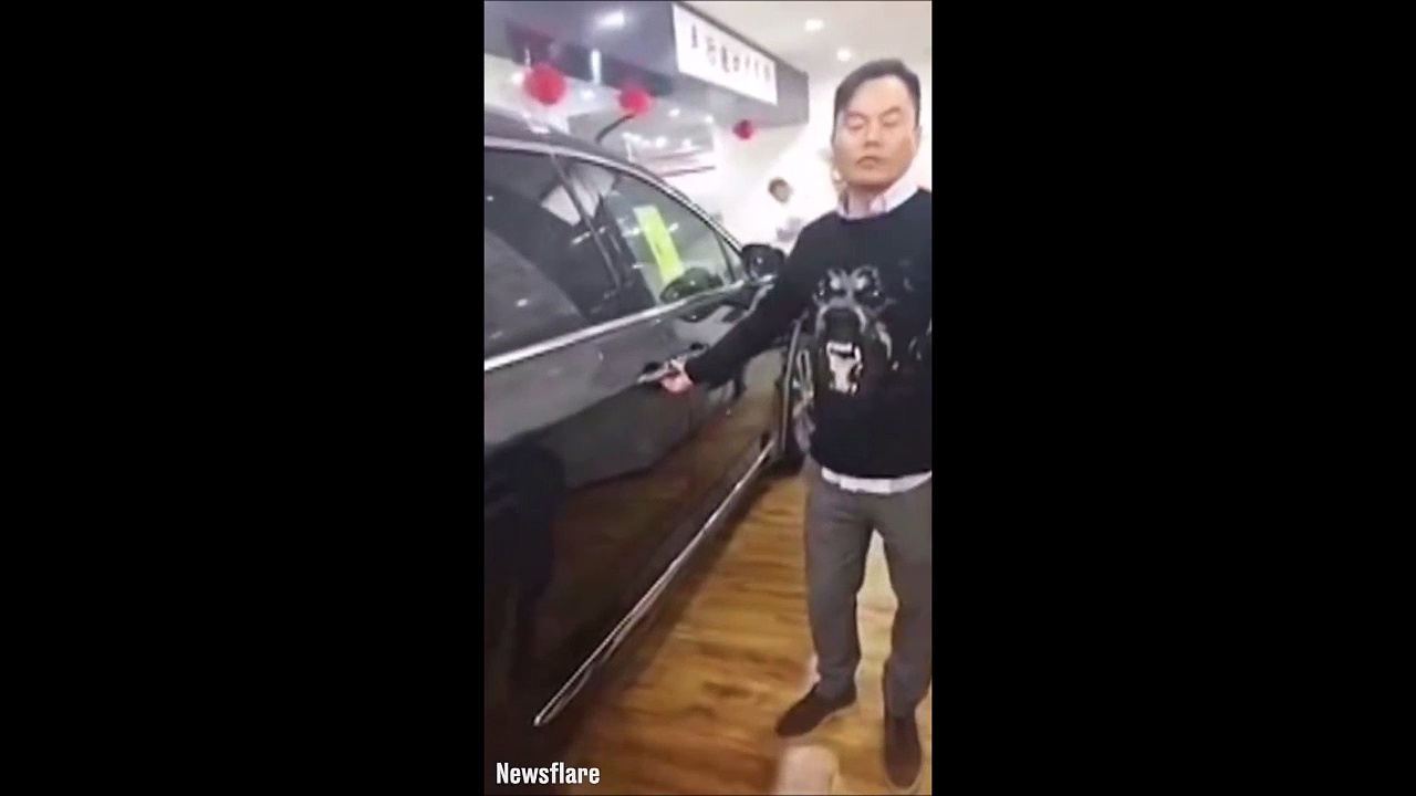 Vimeo Ce vendeur de voitures est sur de ne pas vendre cette voiture... Regardez pourquoi