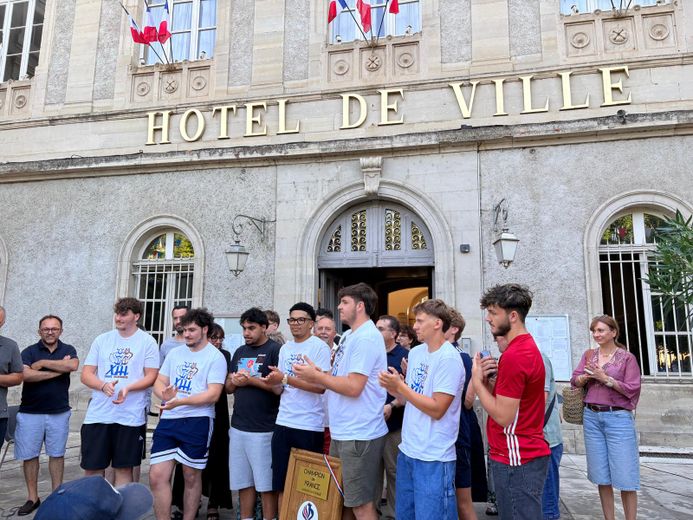 Les jeunes Loups ont été honorés après leur titre de champion de France