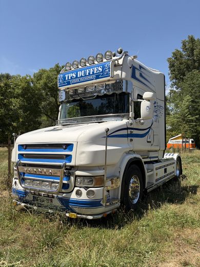 Les visiteurs ont pu admirer un camion.