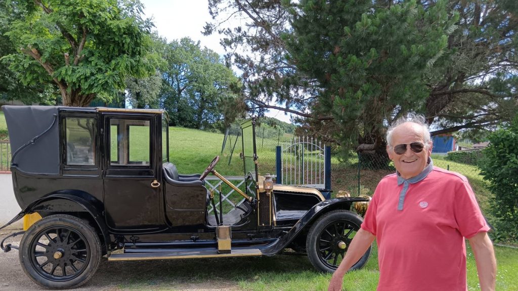 Info: Lévignac. A 80 ans, il continue à faire vivre le patrimoine automobile