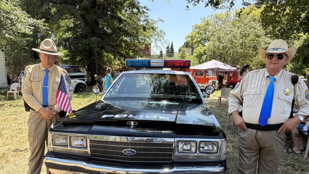 Information: De la 4 CV en passant par les combis ou encore une Ford LTD de la police américaine… Bagnols fait un bond dans le passé de l’automobile