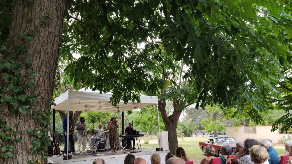 Vu dans la presse: Jazz, voitures de collection et vins du domaine : le festival Jazz & Cars revient au domaine de Cabrials