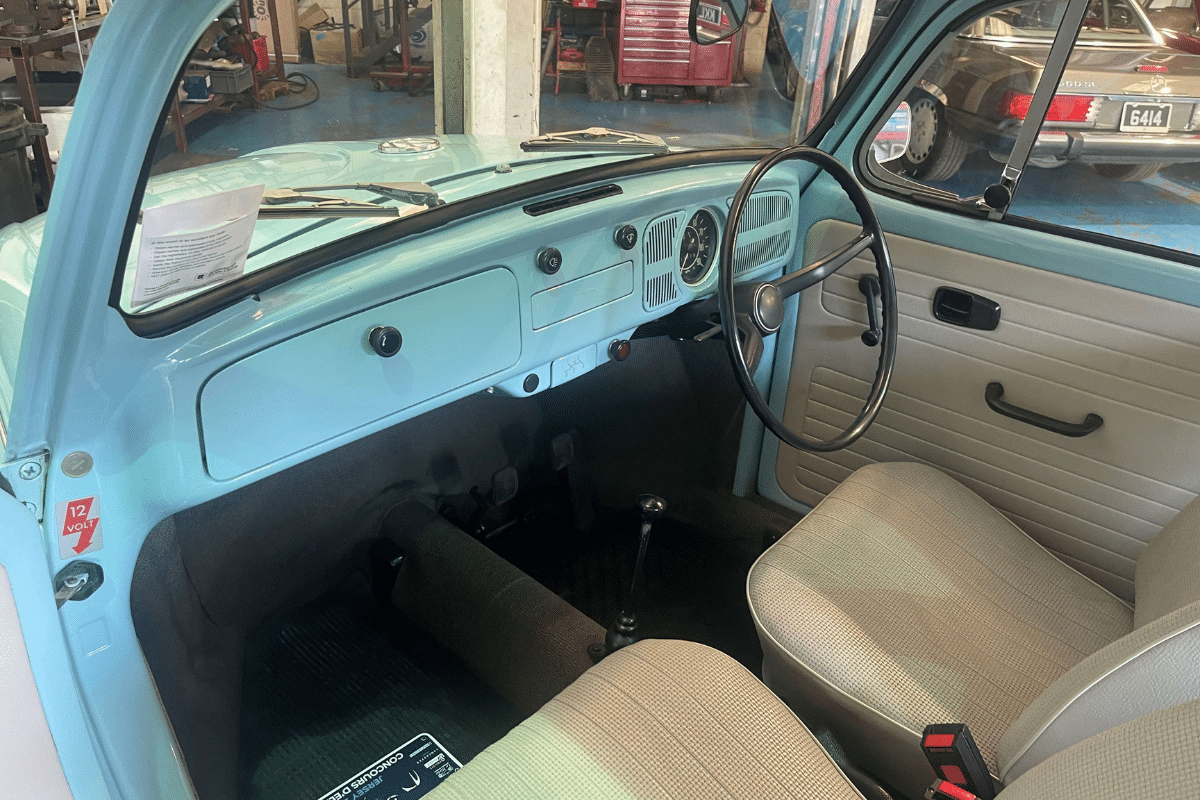 1971 Volkswagen Beetle 1200 vue du volant