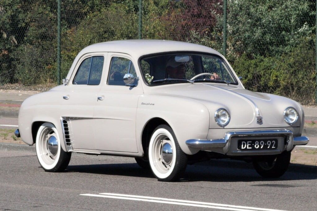 Info: 70 ans après, cette petite Renault vendue à deux millions d’exemplaires refait surface à des prix qui étonnent les nostalgiques
