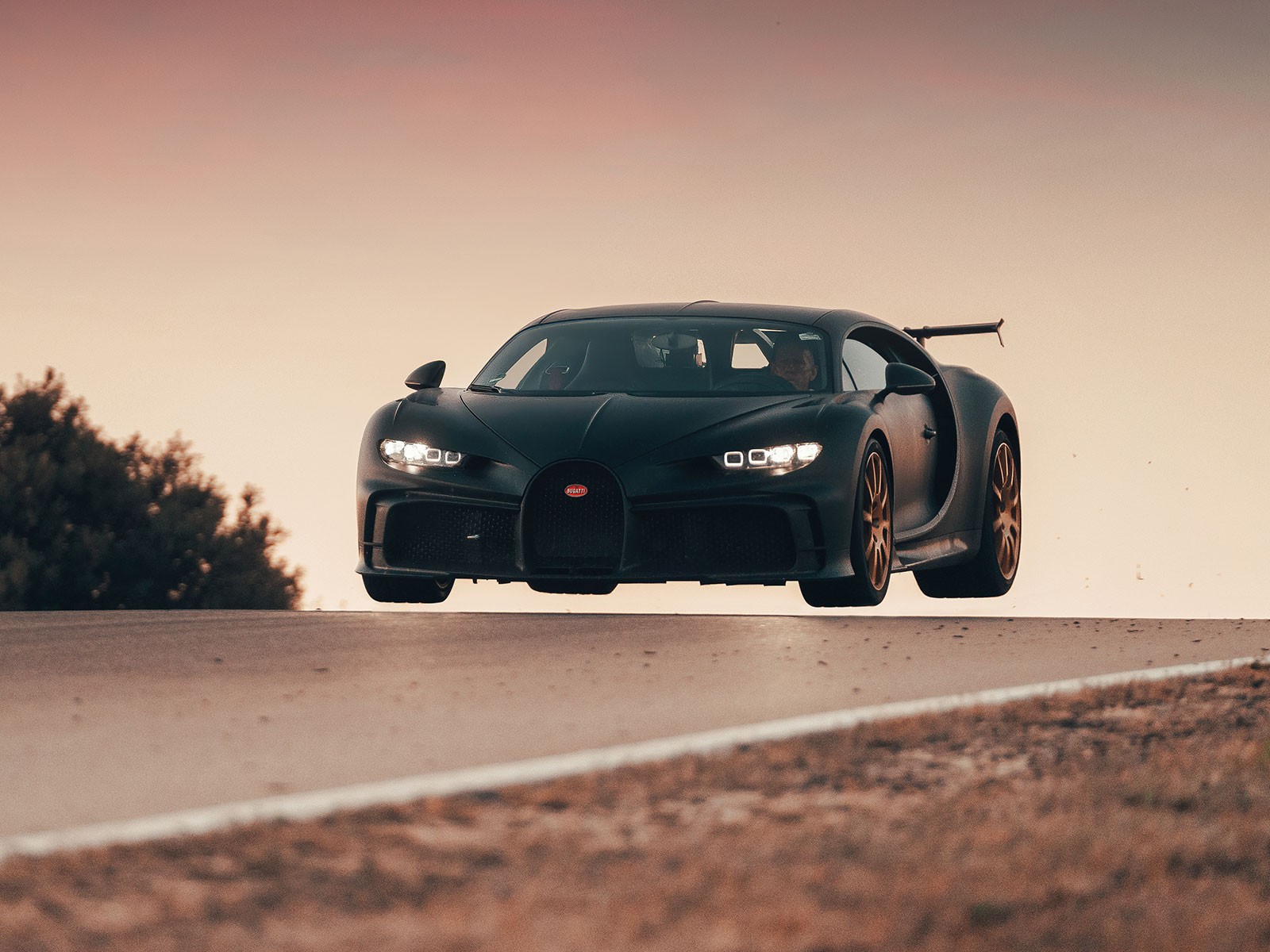 Vimeo La Bugatti Chiron Pur Sport (2020) en action sur le circuit de Nardo