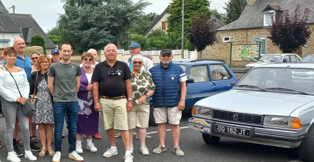 photo  dimanche, une trentaine de voitures anciennes du calandre-club d&rsquo;armor a rejoint le parking de la mairie. le maire, guillaume louis, et les &eacute;lus, les ont re&ccedil;ues avec un caf&eacute;. dominique ranc, pr&eacute;sident du club qui compte plus de 200&nbsp;membres, a trac&eacute; l&rsquo;itin&eacute;raire jusqu&rsquo;&agrave; binic, en passant par plouha et tr&eacute;veneuc.  &copy;  ouest-france 