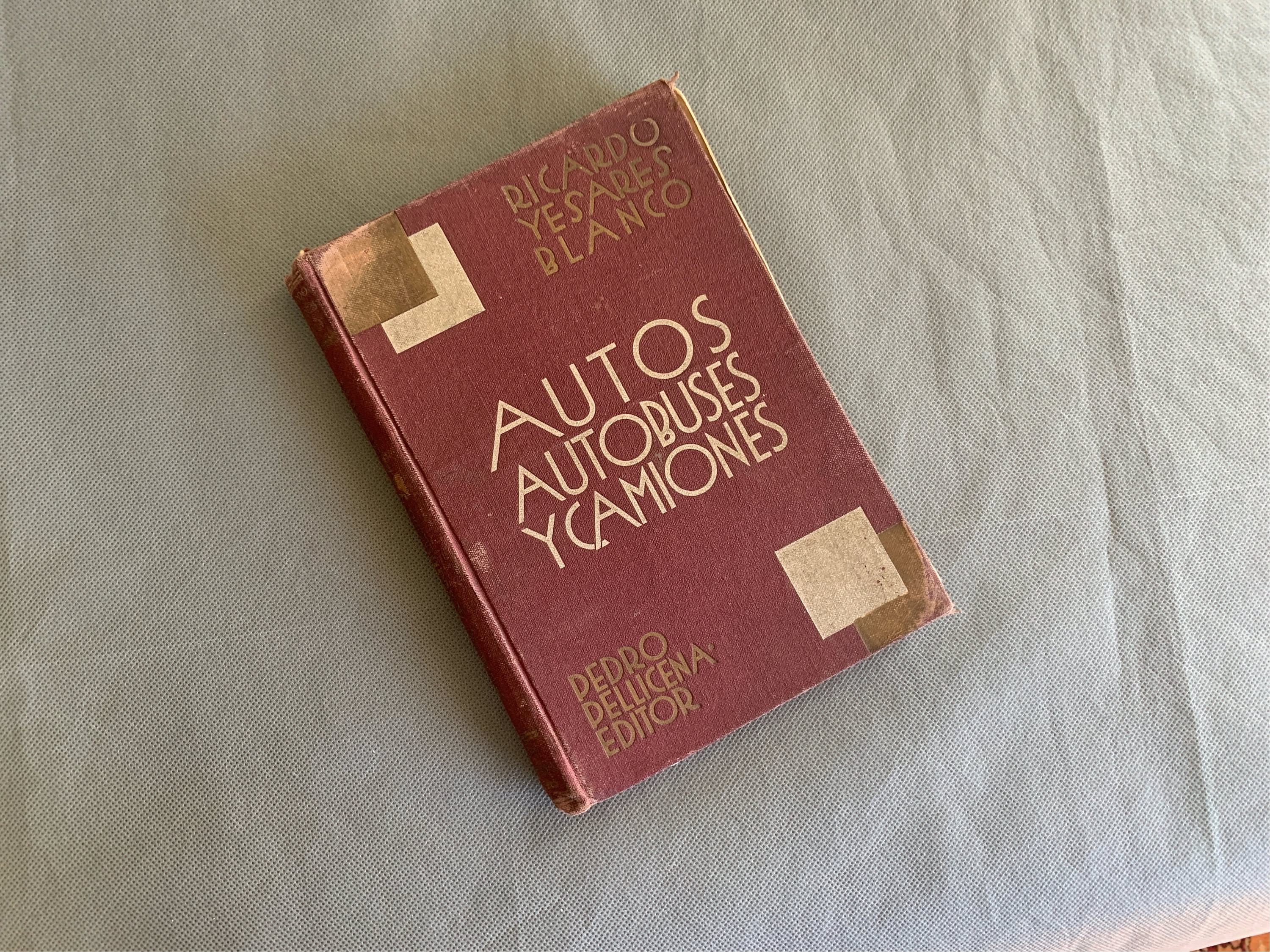 Pinterest TROUVÉ EN ESPAGNE - Livre de 1932 sur les moteurs - Autos, Automobiles y Camiones - Langue espagnole - Typographie art déco