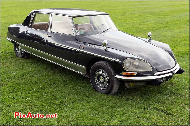 Chantilly Arts et Elegance – Hommage aux DS, SM, aux voitures de l’Aga Khan et… (Pinterest)