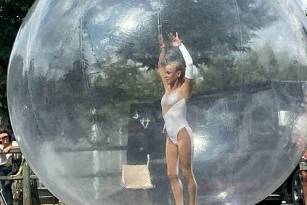 Lanobre : tournoi de sixte et défilé de voitures anciennes animent la fête patronale