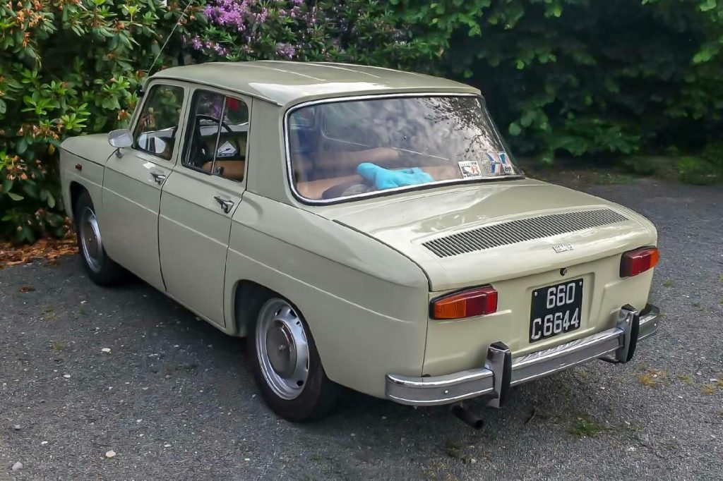 Renault 8 Major, une voiture de collection proposée par Philippe Ma. – voitures anciennes à vendre, sur Pinterest