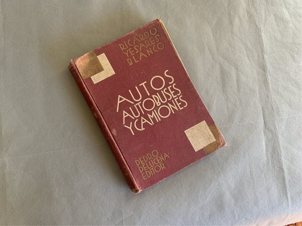 TROUVÉ EN ESPAGNE – Livre de 1932 sur les moteurs – Autos, Automobiles y Camiones – Langue espagnole – Typographie art déco (livre voiture ancienne cultura)