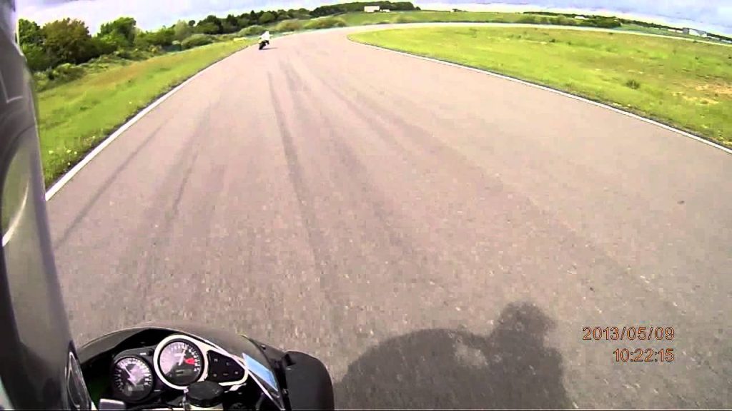 Journ&eacute;e roulage CENTRAL TEAM au circuit du Bourbonnais le 09/05/2013 Vid&eacute;o 1 &ndash; circuit montlhery moto, sur Youtube