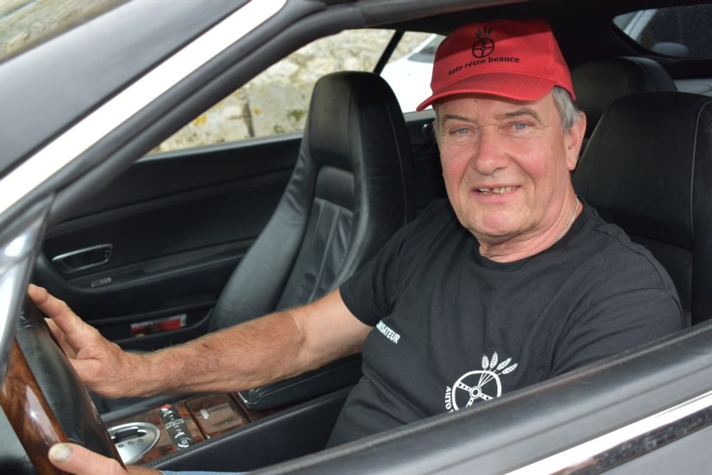 « Le bruit du moteur fait la noblesse de la voiture » : rencontre avec des collectionneurs de vieilles autos vivant dans le Loiret