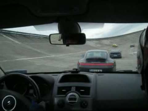 Sur Youtube: Montlhery Megane R26 part2(circuit montlhery stage pilotage)