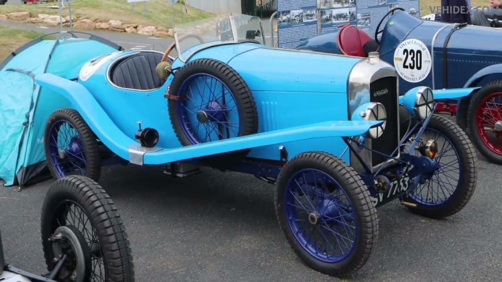 Youtube: 6e Vintage Revival Montlh&eacute;ry &ndash; Pr&eacute;sentation de quelques autos historiques  &hellip;(Autodrome linas-montlh&eacute;ry france)