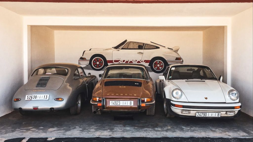 Sur Youtube: CETTE COLLECTION DE VOITURES AU MAROC EST INCROYABLE  😍🇲🇦  هاد الدار فيها السيارات النادرة في المغرب(Voitures anciennes &agrave; vendre)