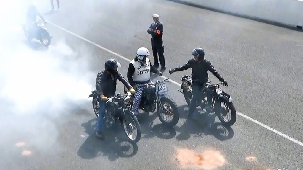 Vintage and Pre-war Motorcycle Racing Montlh&eacute;ry 2022 (Youtube)