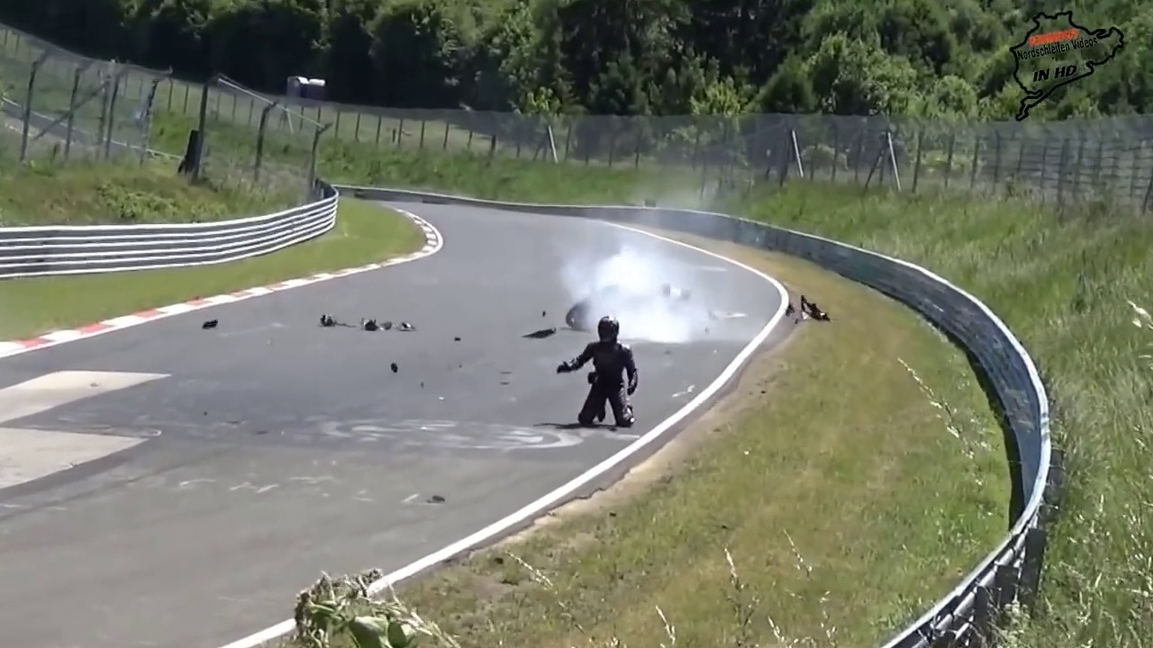 Vimeo chute moto au nurbergring