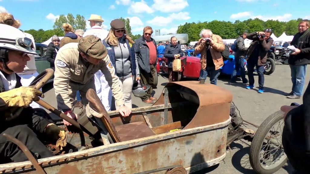 5 emme vintage revival Montlh&eacute;ry &ndash; Autodrome linas-montlh&eacute;ry france, sur Youtube