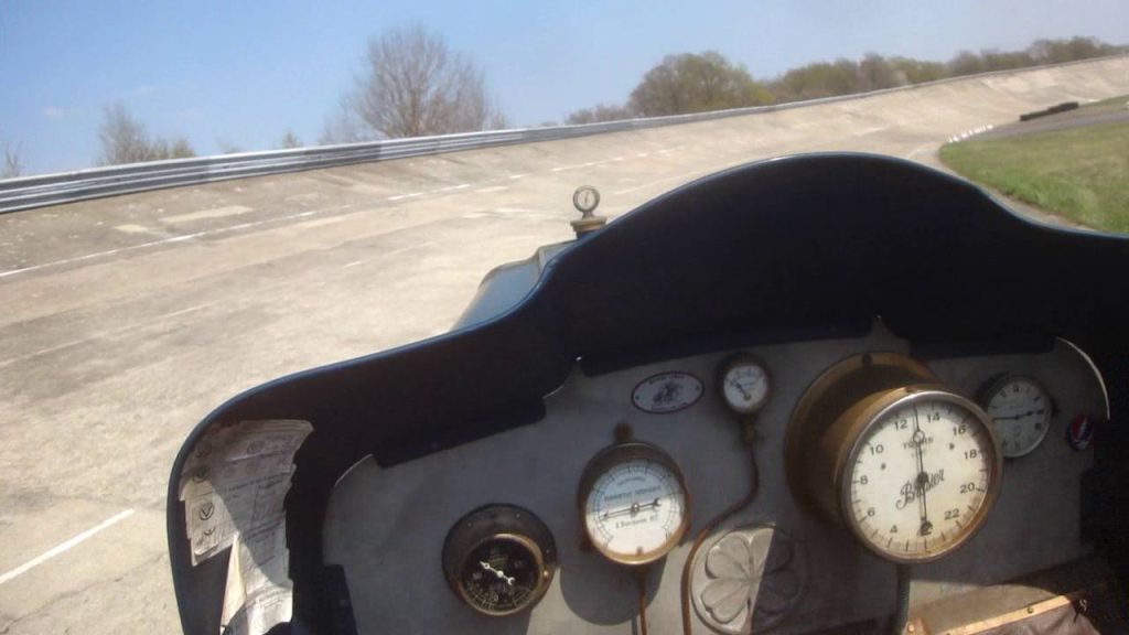 A lap around Montlh&eacute;ry with George Cohen (Youtube)