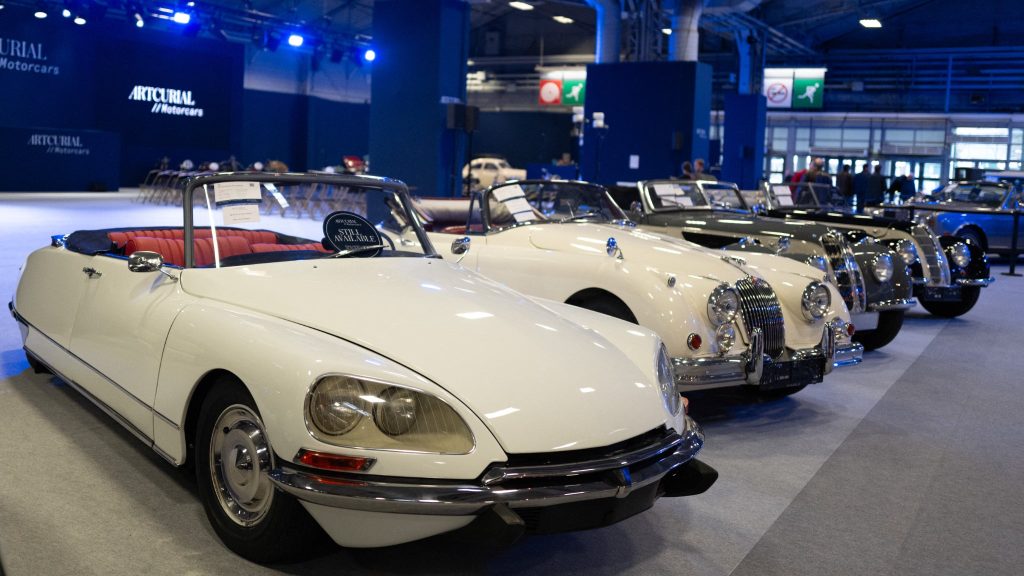 A lire dans la presse: V&eacute;hicules de collection, hommage &agrave; la Route 66, concerts&hellip; Tout savoir sur le Pau Retro Show 2026