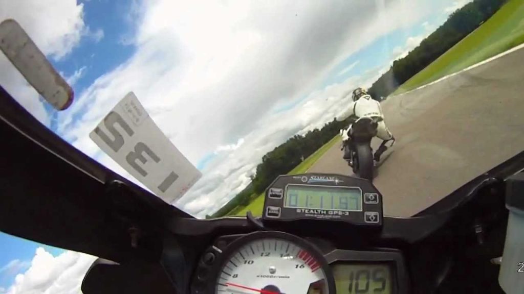 Circuit de bresse Just2Race 11/06/2012 gsxr 750 K7 &ndash; circuit montlhery moto, sur Youtube
