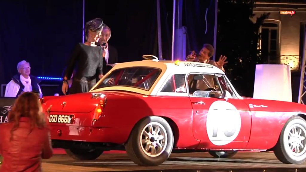 Concours d&rsquo;El&eacute;gance du Circuit des Remparts 2011 &ndash; circuit montlhery 12 octobre, sur Youtube