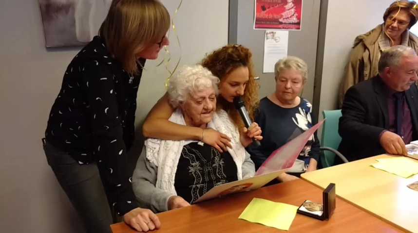 Sur Dailymotion (circuit montlhery 100 ans): P&eacute;ronnes: Mariette Delepierre f&ecirc;te ses 100 ans