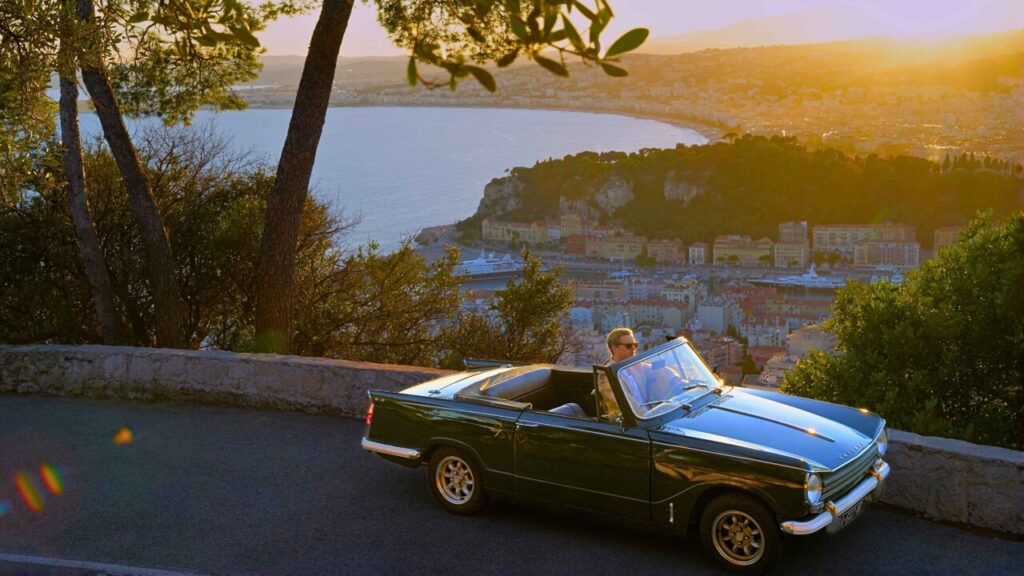 des balades cheveux au vent en peugeot 404 au depart de nice 3