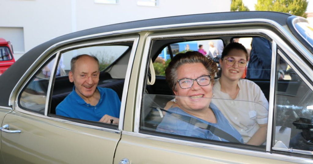 Information: Enchenberg. Une belle balade en voitures anciennes