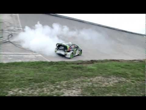Ken Block on Ford Fiesta Gymkhana &ndash; HQ (Youtube)