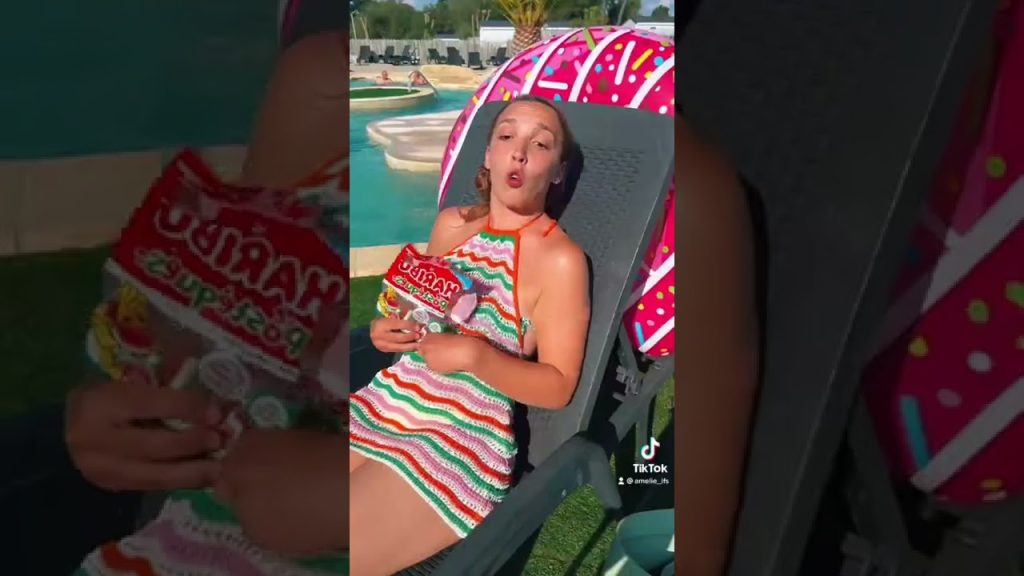 Les enfants &agrave; la piscine &ndash; Voitures anciennes seine et marne, sur Youtube