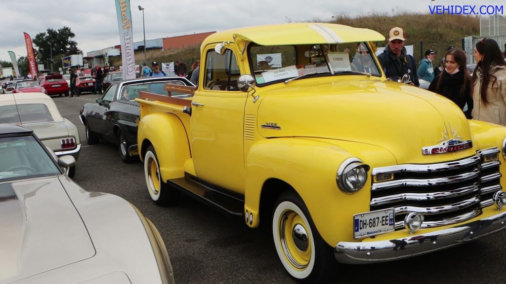Nogaro Classic Festival &ndash; Petite balade dans les all&eacute;es du parking et dans les stands (Circuit linas montlh&eacute;ry evenement)